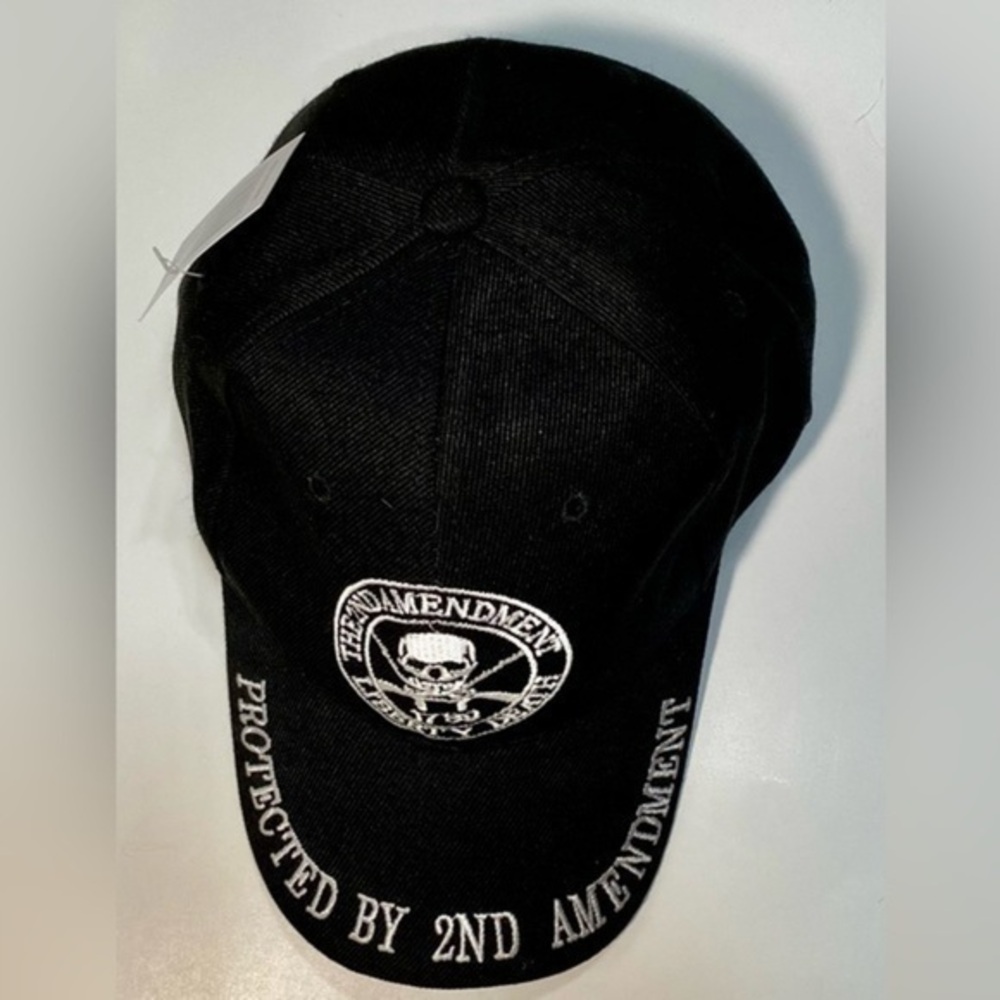 NEW WITH TAGS BLACK PROTECTED BY 2ND AMENDMENT CAP/HAT
